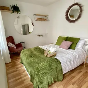 Apartment In Aux, Feel At ! 2 Incl Need For 4 Person, 24h Check In, Pkw Parking Only, Augsburg